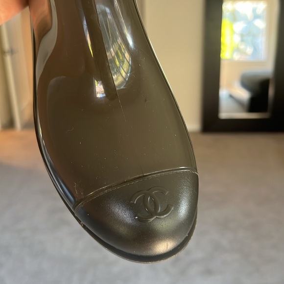 Chanel rain boots - Picture 2 of 9
